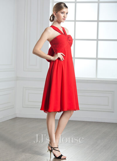 Empire V-neck Knee-Length Chiffon Cocktail Dress With Ruffle (016002435)