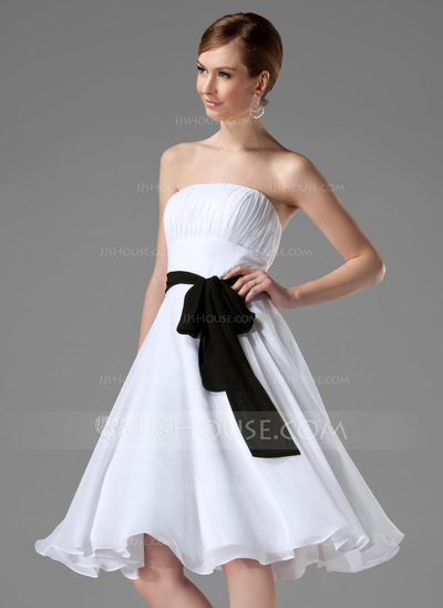 A-Line/Princess Strapless Knee-Length Chiffon Bridesmaid Dress With Ruffle Sash (007000954)