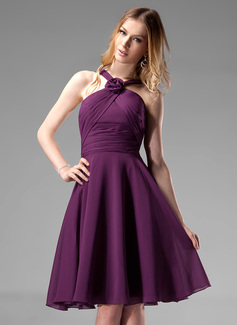 A-Line/Princess V-neck Knee-Length Chiffon Bridesmaid Dress With Ruffle Flower(s) (007004170)