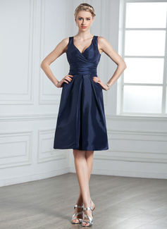 A-Line/Princess V-neck Knee-Length Taffeta Bridesmaid Dress With Ruffle (007000926)