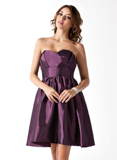 Empire Scalloped Neck Knee-Length Taffeta Homecoming Dress With Ruffle (022010094)