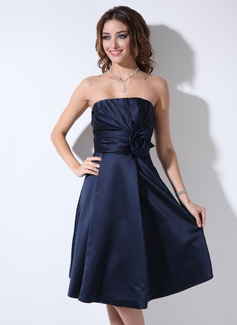 A-Line/Princess Sweetheart Knee-Length Satin Bridesmaid Dress With Ruffle Flower(s) (007006365)