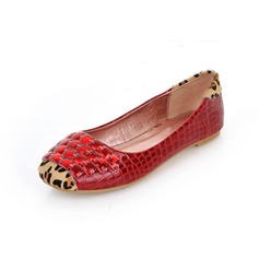 Leatherette Flat Heel Closed Toe Flats With Beading Animal Print (086026070)