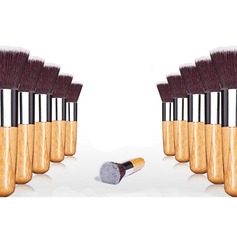 New Bamboo Handle Foundation Brush (046024414)