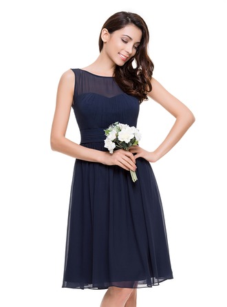A-Line/Princess Scoop Neck Knee-Length Chiffon Bridesmaid Dress With Ruffle 