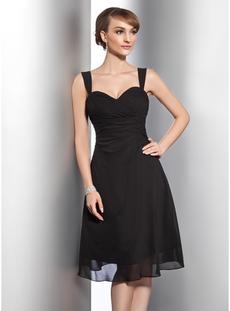 A-Line/Princess Sweetheart Knee-Length Chiffon Bridesmaid Dress With Ruffle 